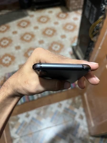 iphone x 64gb pta approved ( all okay ) 4