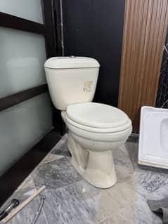 English Seat with Muslim Shower 0