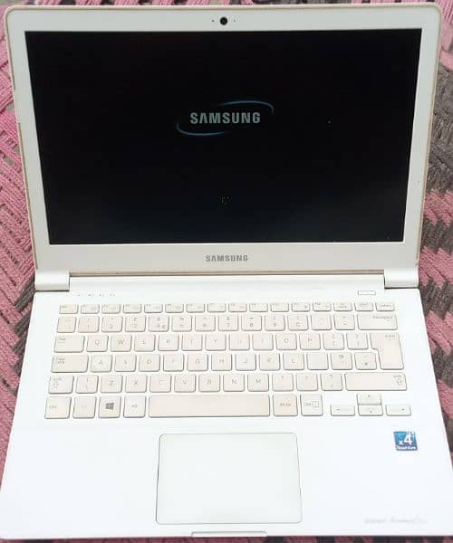 Samsung Note Book Model NP905S3G 2