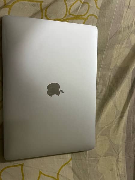 macbook pro 2016 1