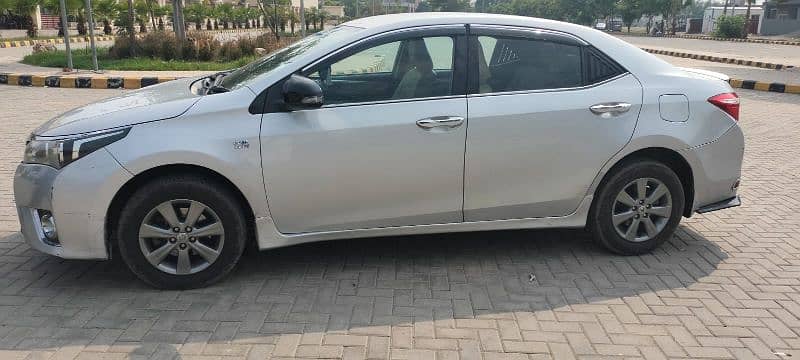 Toyota Corolla Altis 1.6 Automatic 2016 5