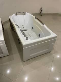 bath tub / Jacuzzi