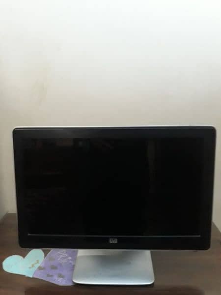 Hp LCD Crystal colour monitor 1