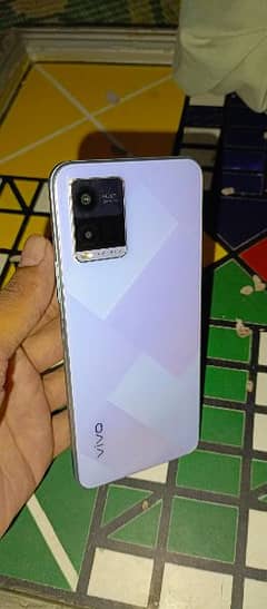 Vivo y21      No box