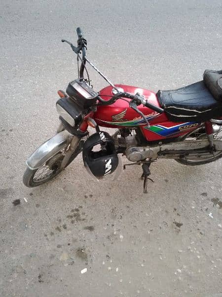 HONDA CD70 FOR SALE RED COLOUR registration in 2013 0