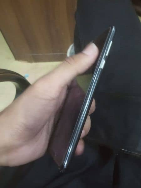 Aquos R2 PTA Approve with Back Crack 3