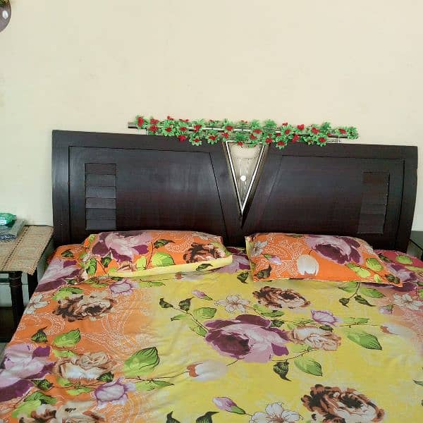 Bed and accessories for sell 2