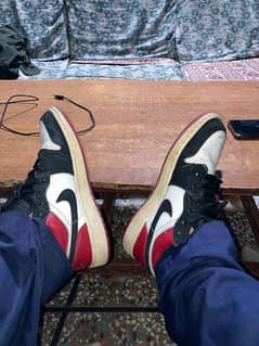 Jordan 1 low gym red