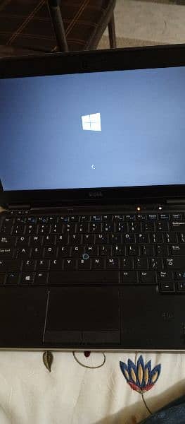 dell Latitude 570 ultrabook 4