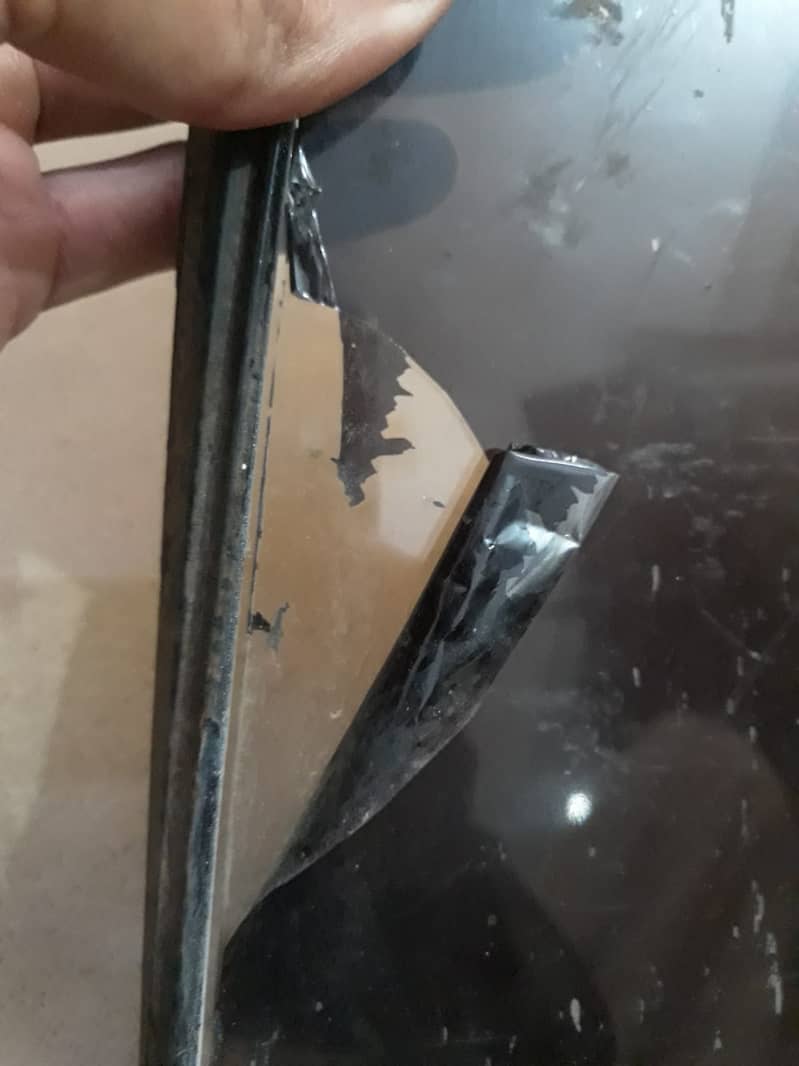 Suzuki Mehran Quarter glass right side 2