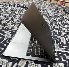 macbook pro 2017