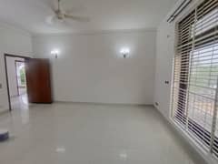 Prime Location Separate Gate 2 Kanal Upper Portion Available For Rent In DHA Phase 1 Block B