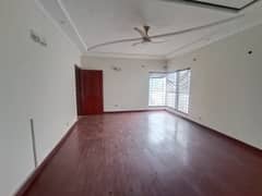 1 Kanal Upper Portion For Rent In Block FF Phase 4 Dha Lahore