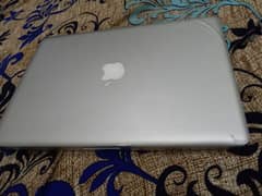 Laptop (MacBook core 2 duo) 0