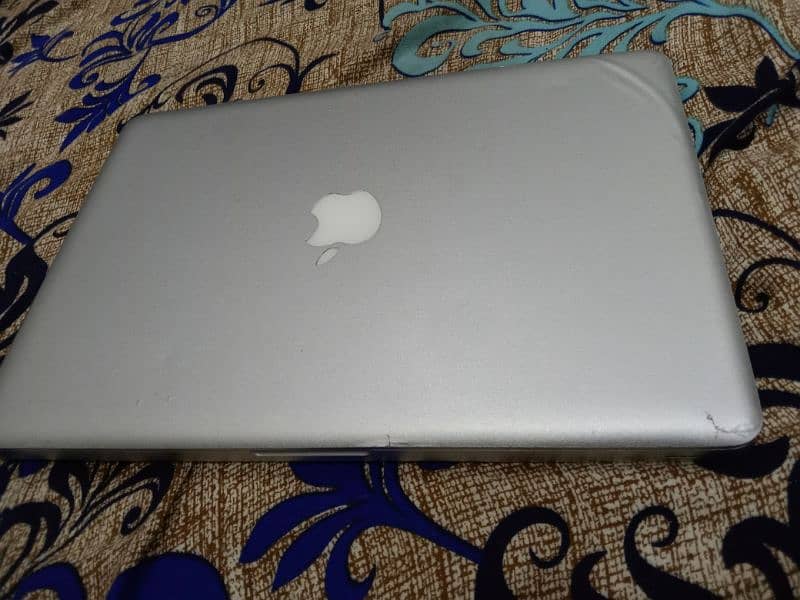 Laptop (MacBook core 2 duo) 0