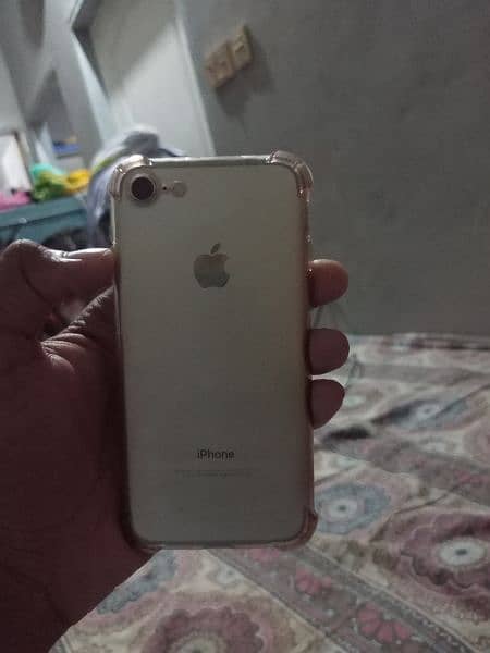 10/10 iPhone 7 urgent sale contact 03038750254 3