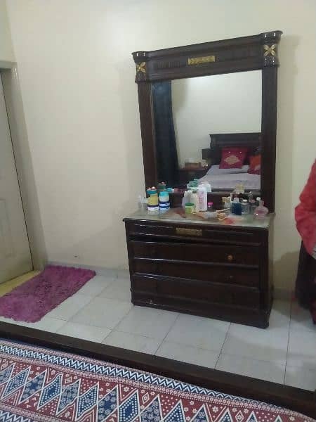 Wooden king size bed room set, Dressing table and Wardrobe polished. 16