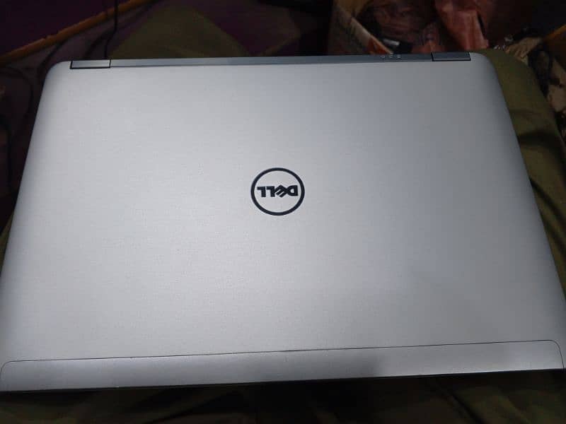 Dell E6440 0