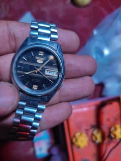 Seiko 5 made by japan in perfect working condition 100 percent ok