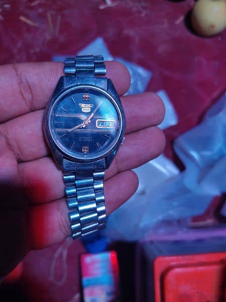 Seiko 5 made by japan in perfect working condition 100 percent ok 2