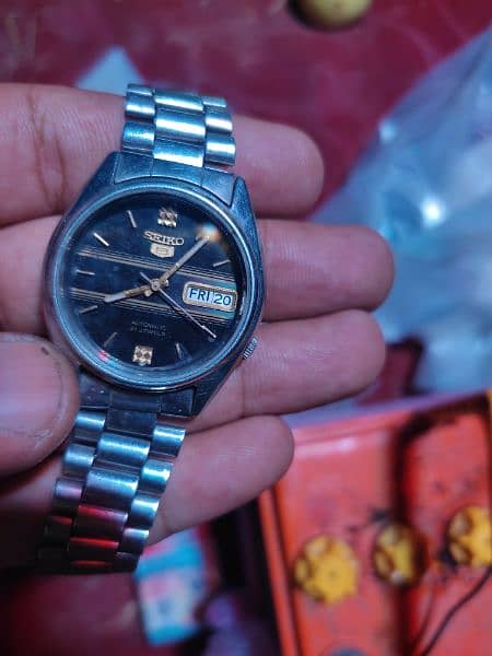 Seiko 5 made by japan in perfect working condition 100 percent ok 3