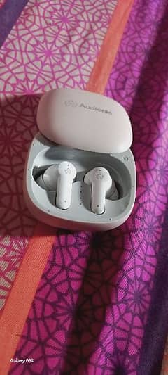 audionic ear buds in good condition