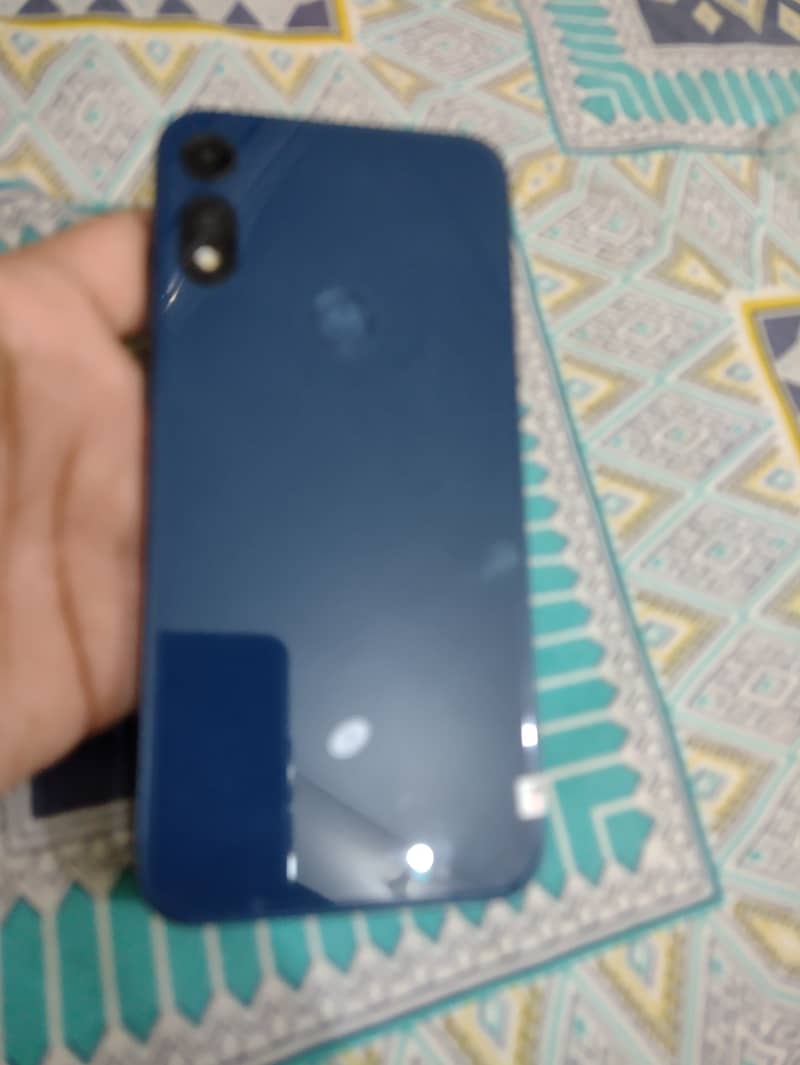 Moto E2020 1