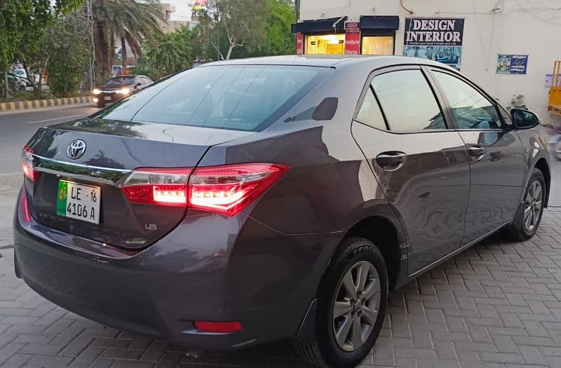 Toyota Corolla Altis 2016 1