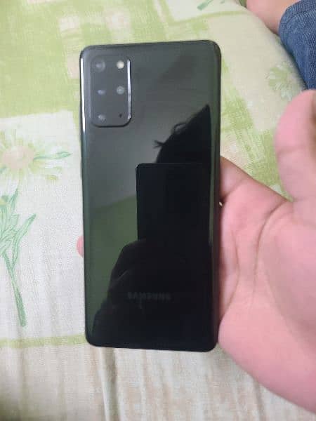 Samsung Galaxy s20 plus with box 4