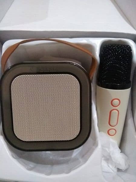 Boom Box 102 Mini Speaker With mic 2