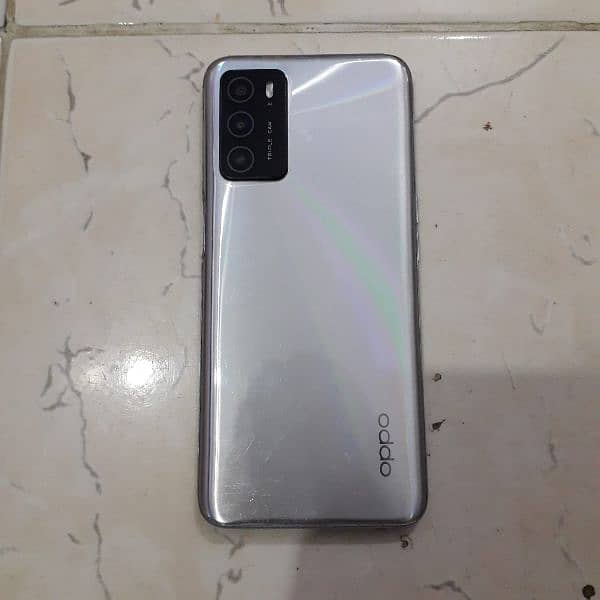 assalamualaikum oppo 16 in good condition with box 1