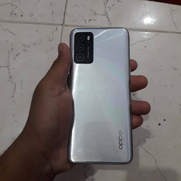 assalamualaikum oppo 16 in good condition with box 2