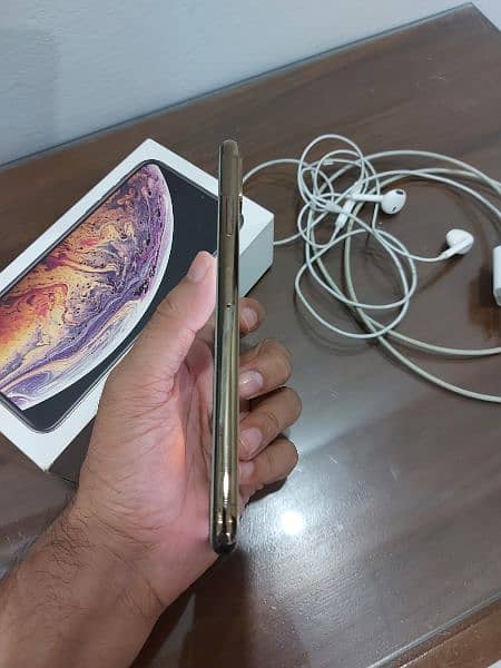 iphone xs max 256GB 3