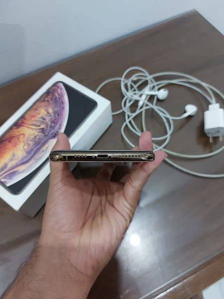 iphone xs max 256GB 5