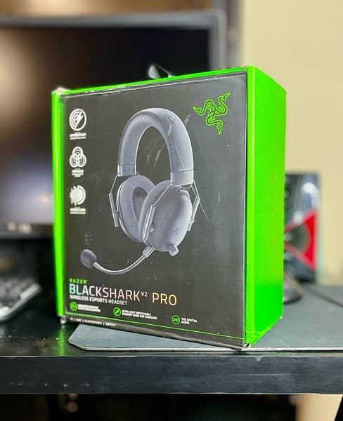 Razer Blackshark V2 Pro Wireless PC | XBox (open box) 10