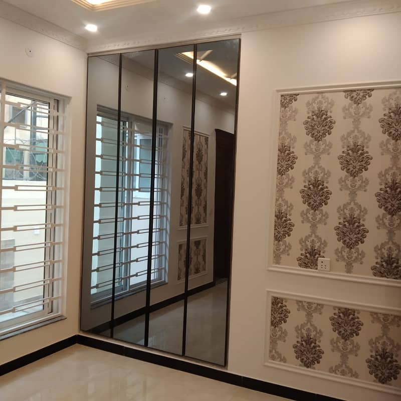 10 Marla House For Sale In Paragon City Lahore 17