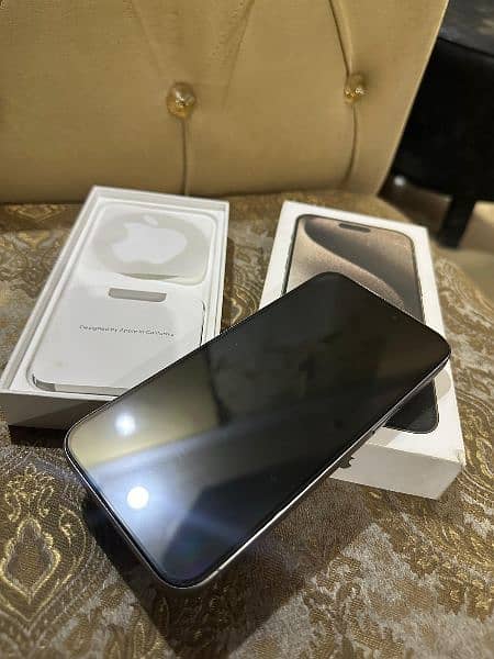 IPhone 15 pro Max 256 GB  (Natural Titanium) 3