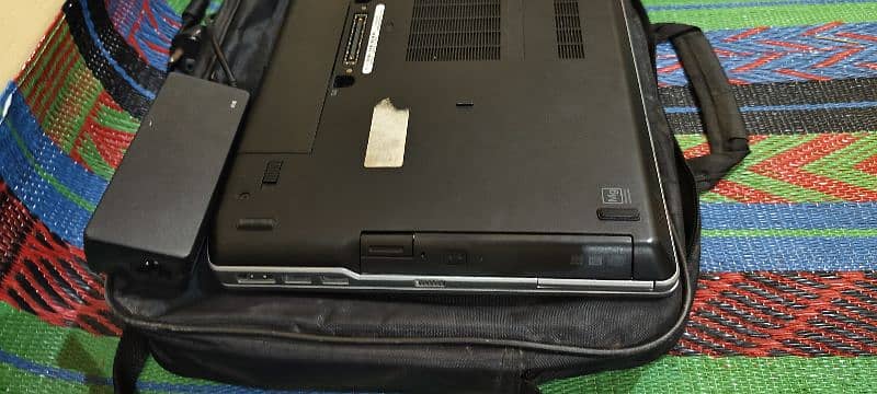 Dell laptop 3rd generation Ram 4GB storage 256GB 4