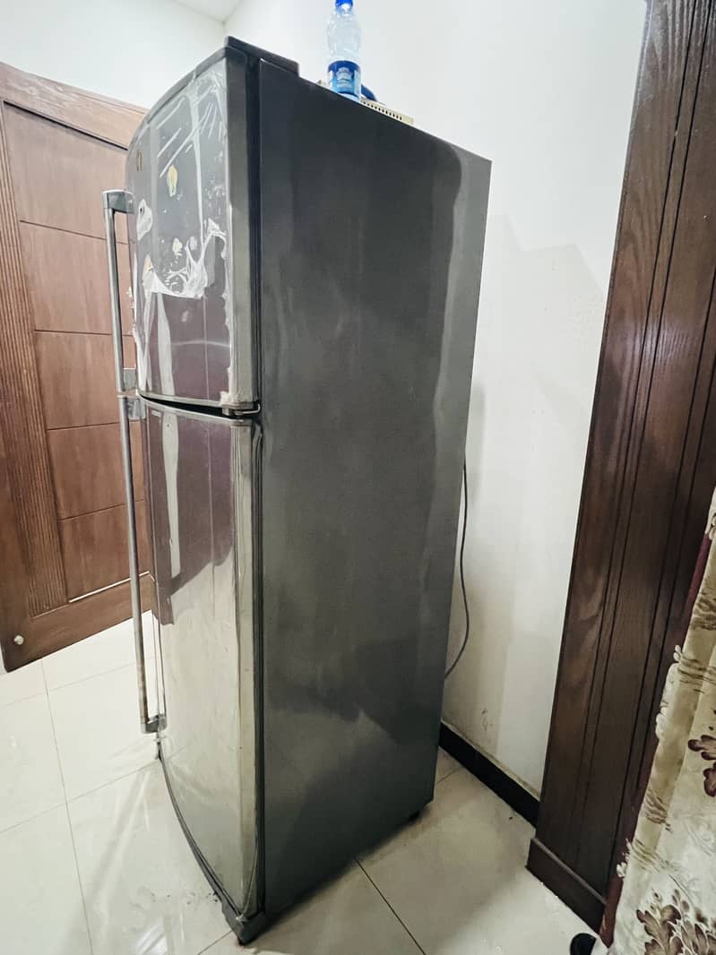 Urgent Sale (Dawlance Refrigerator) 1