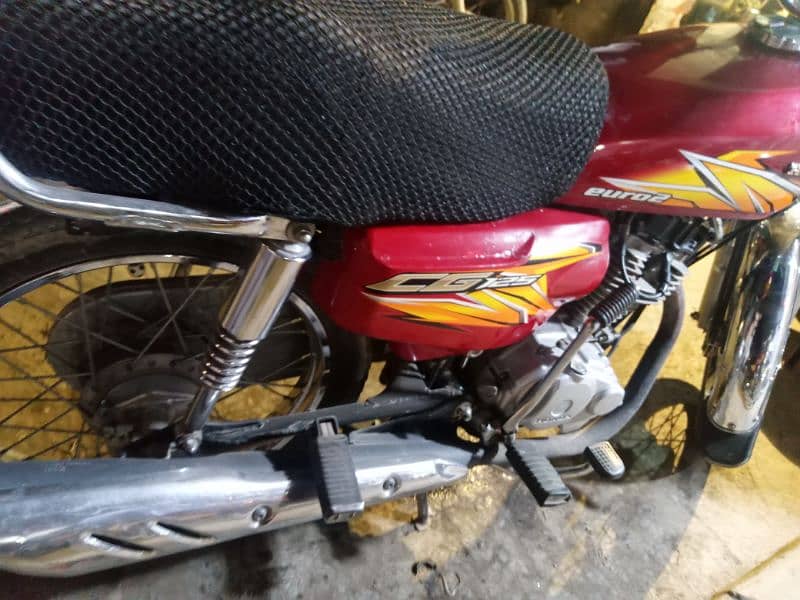 I am sale hond 125 good condition 4