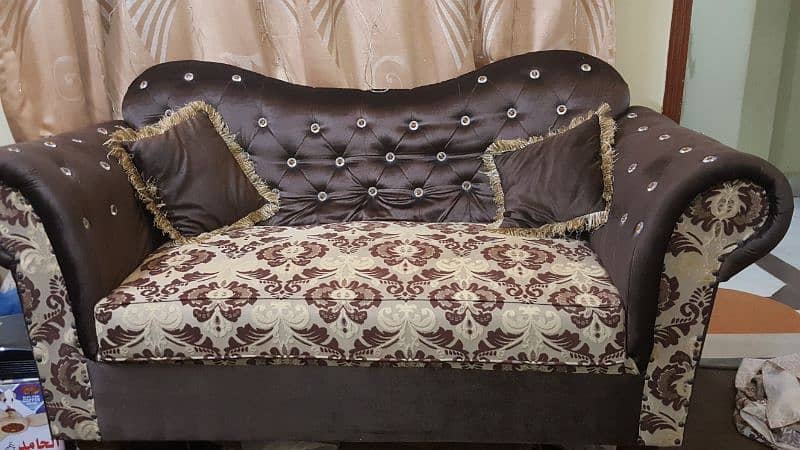 7 seater sofa for goodd codition. . !! 2