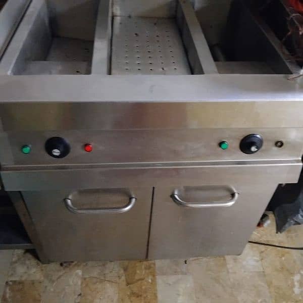 fryer and 16 litter hotplate condition 10/9 2