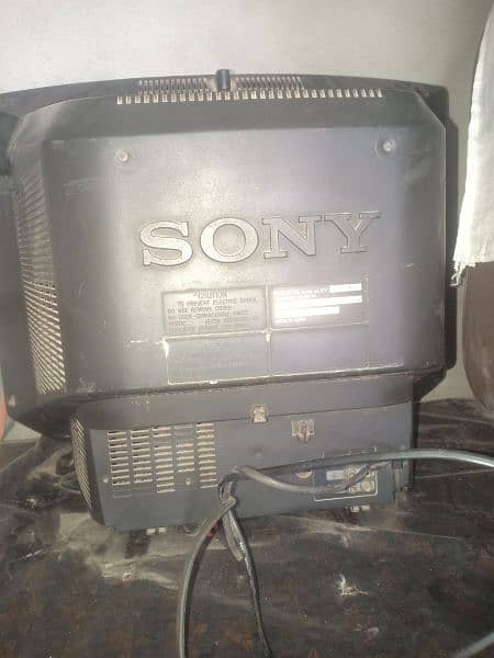 21 inches Sony tv ( Japan) 4