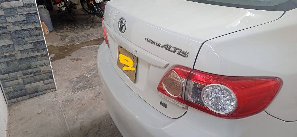 Altis cruisetronic 1.6 2012 White color 4