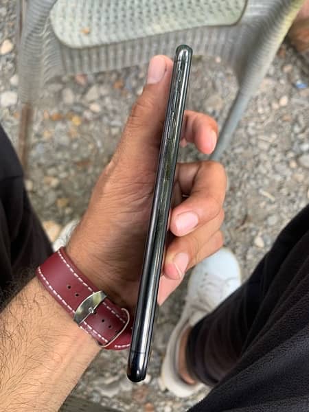 iphone xs max 4