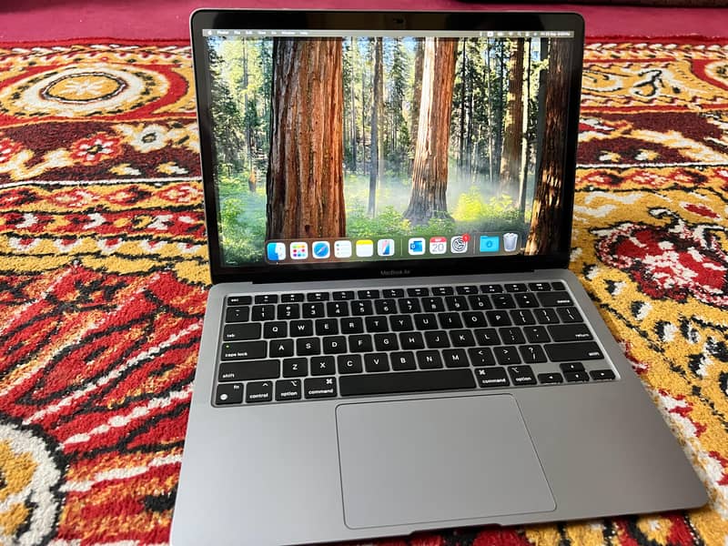 Apple MacBook Air M1 (2020) – 8GB RAM, Immaculate Condition 5