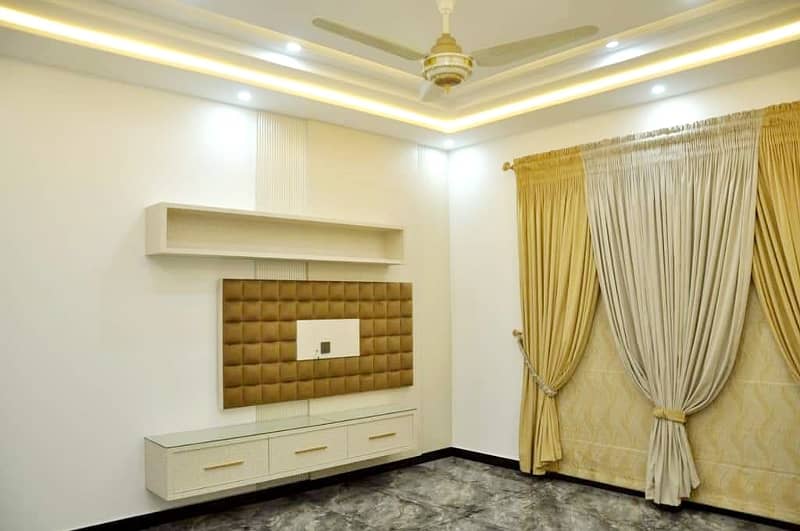 1 Kanal Beautifully Designed Modern House for Rent in DHA Phase 6 19