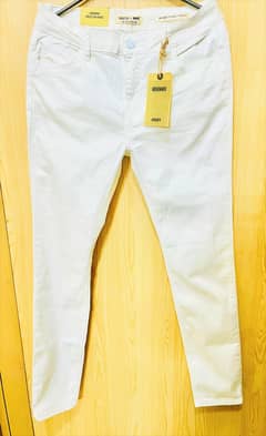 MAX Dubai | White Skinny Pant | Women