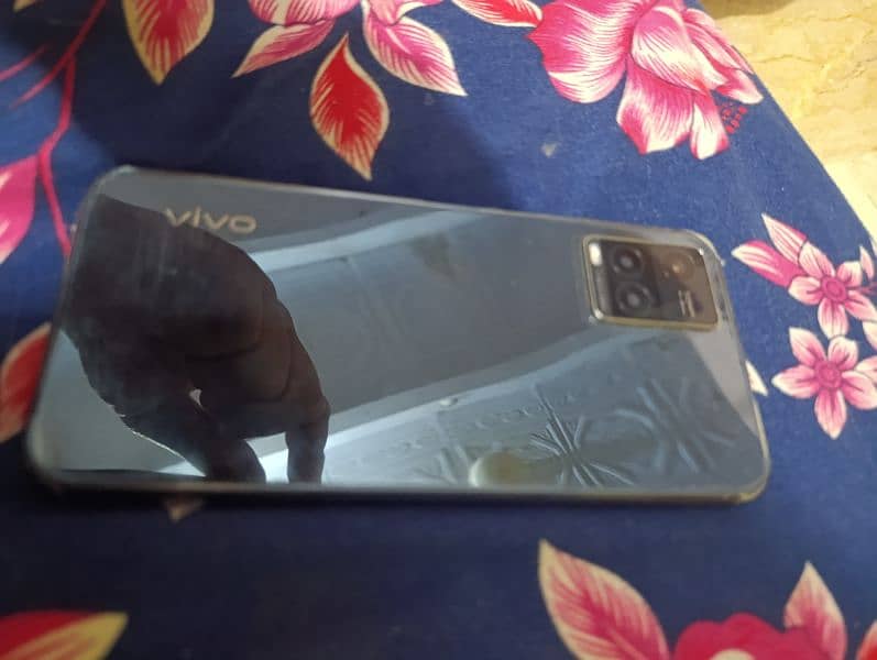 Vivo y33 s in good condition 2