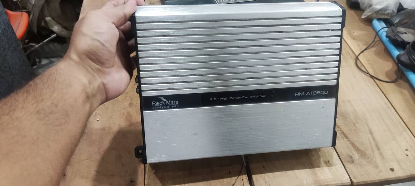 car amplifier for sale aik 3000 or aik 3500 watt han 9